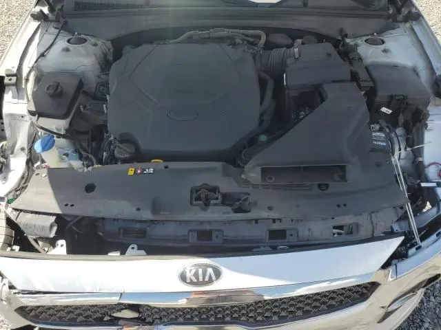 2018 KIA CADENZA PREMIUM  