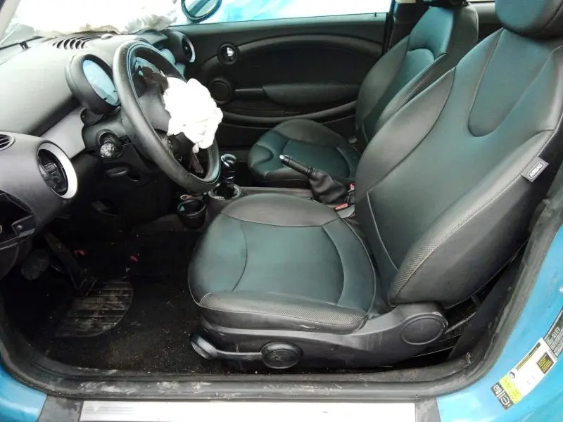 2013 MINI COOPER   