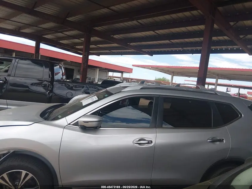 2017 NISSAN ROGUE SL