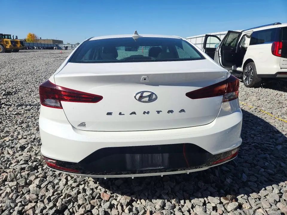 2020 HYUNDAI ELANTRA SEL  