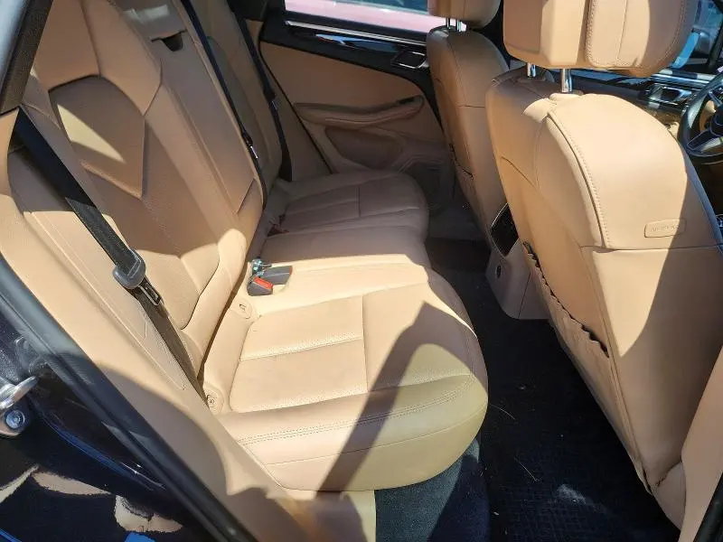 2021 PORSCHE MACAN   