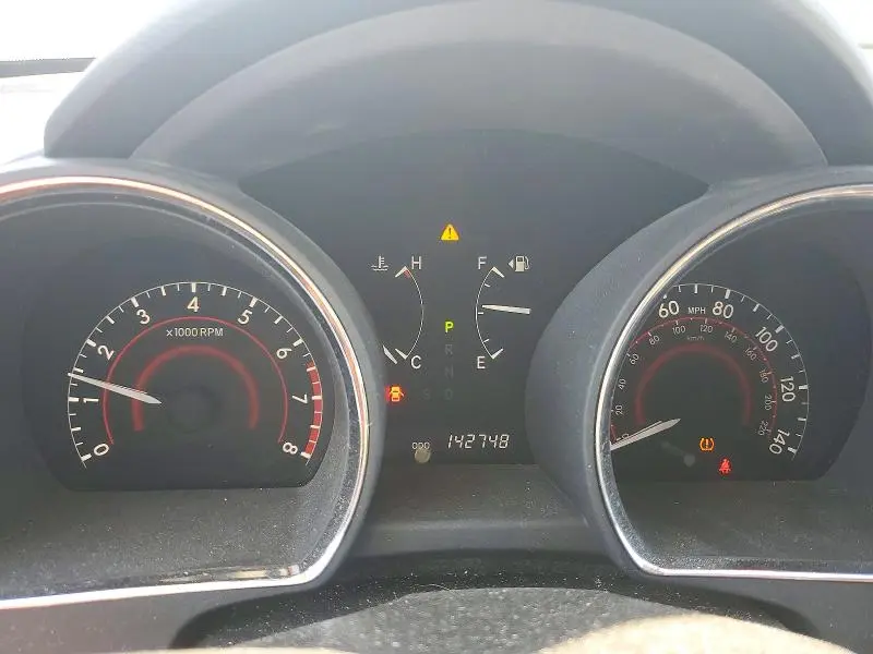 2013 TOYOTA HIGHLANDER SE  