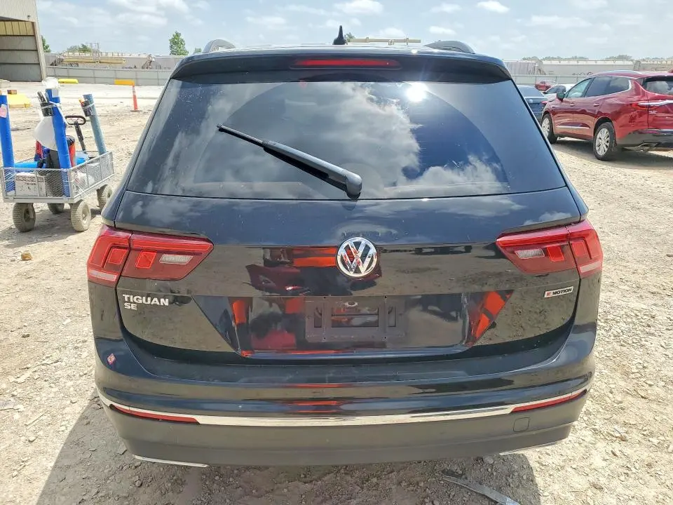 2021 VOLKSWAGEN TIGUAN SE  