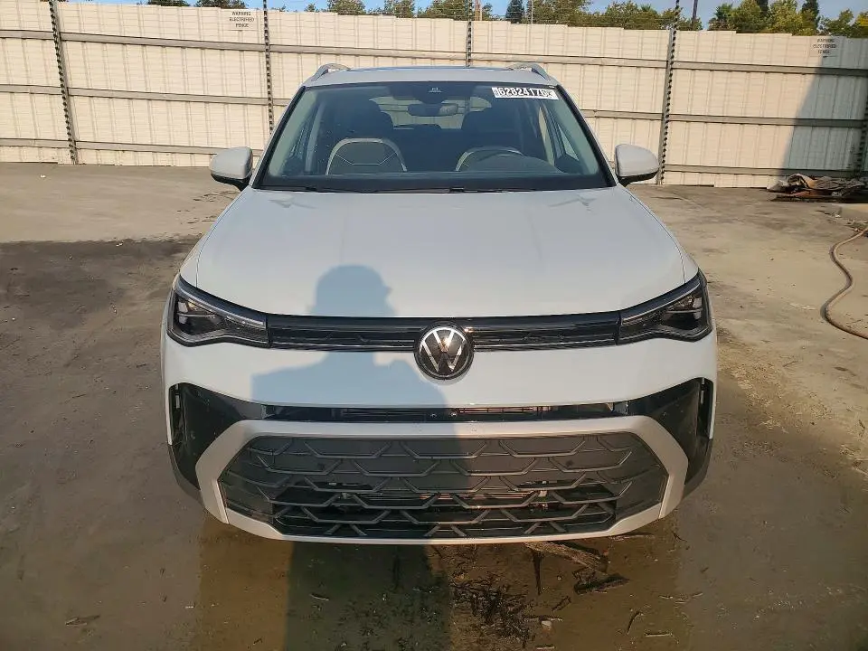 2025 VOLKSWAGEN TAOS SE  