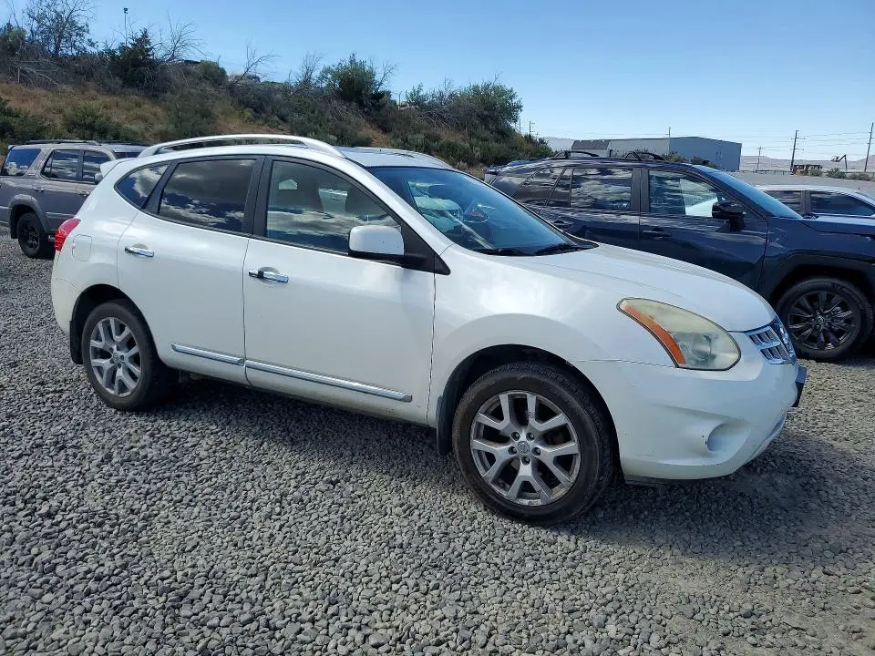 2011 NISSAN ROGUE S  