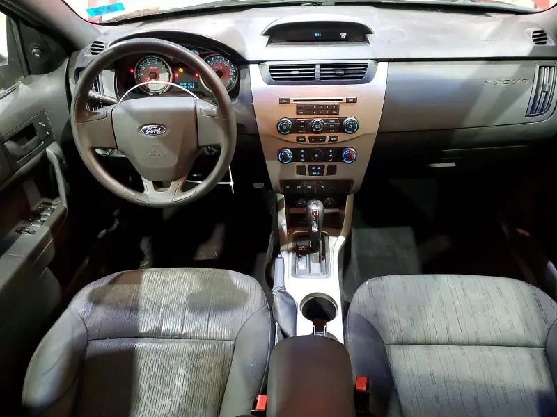 2010 FORD FOCUS SE  