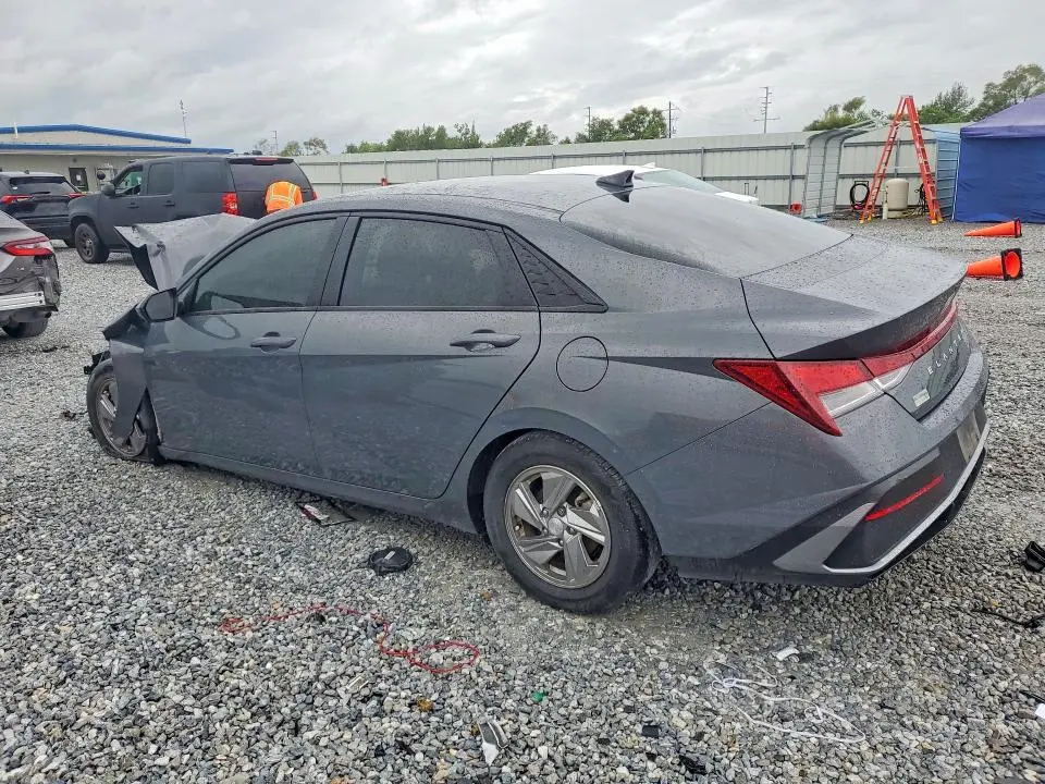 2024 HYUNDAI ELANTRA SE  