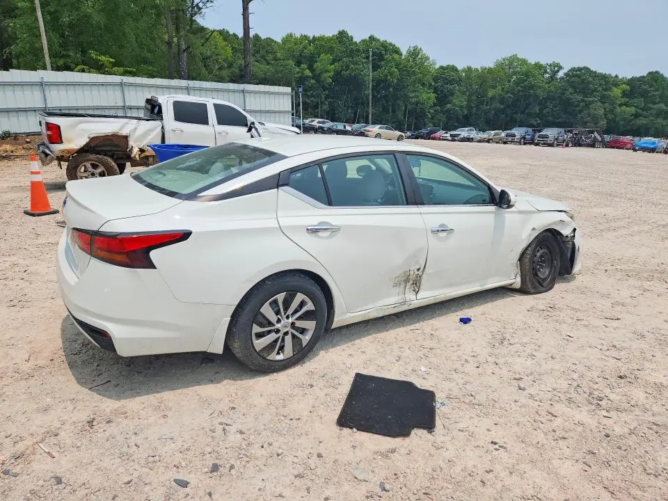 2019 NISSAN ALTIMA S  