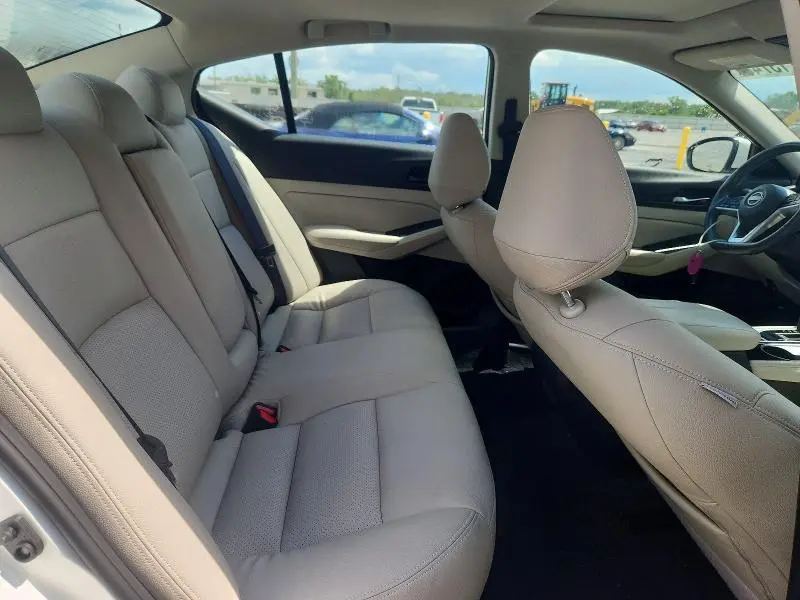 2024 NISSAN ALTIMA SV  