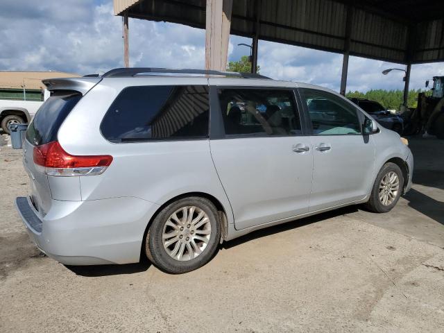 2012 TOYOTA SIENNA XLE