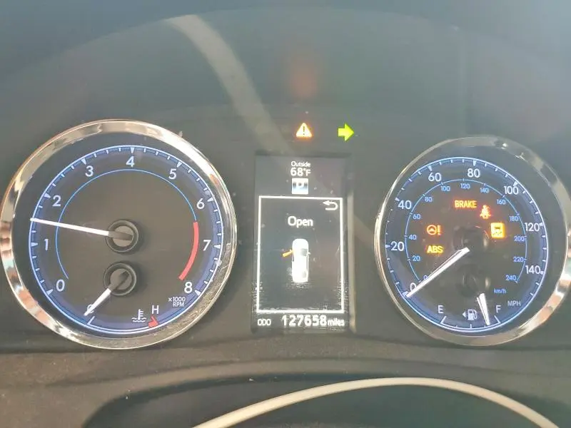 2019 TOYOTA COROLLA SE  