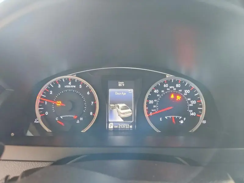 2015 TOYOTA CAMRY SE  