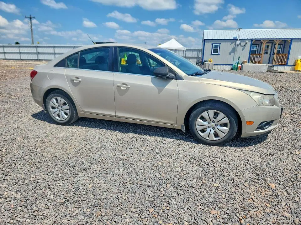 2012 CHEVROLET CRUZE LS  