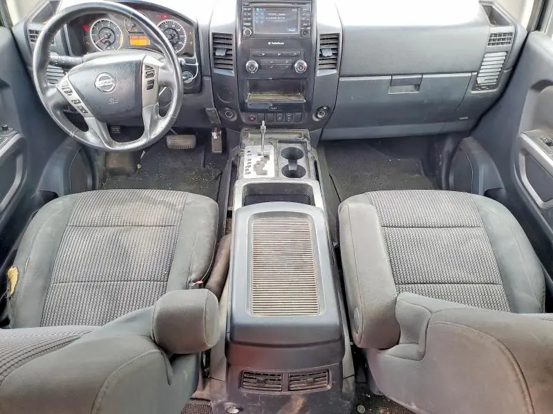 2015 NISSAN TITAN SV  