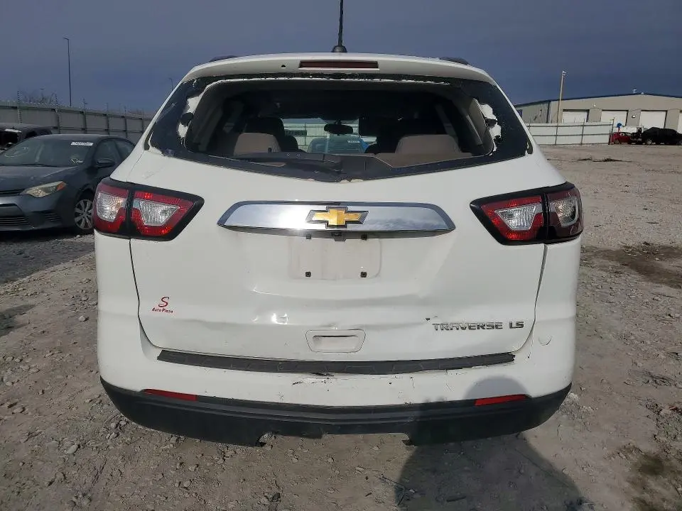 2016 CHEVROLET TRAVERSE LS  
