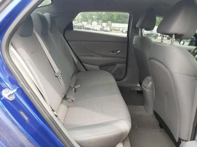 2021 HYUNDAI ELANTRA SE  