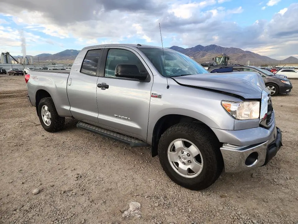 2013 TOYOTA TUNDRA DOUBLE CAB SR5  