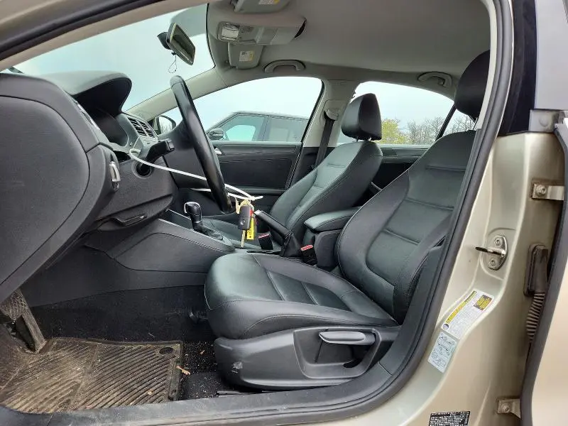 2012 VOLKSWAGEN JETTA SE  