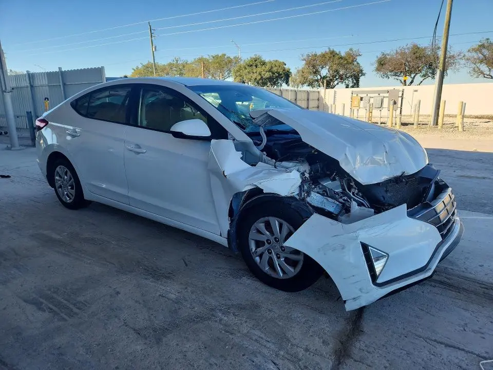 2020 HYUNDAI ELANTRA SE  