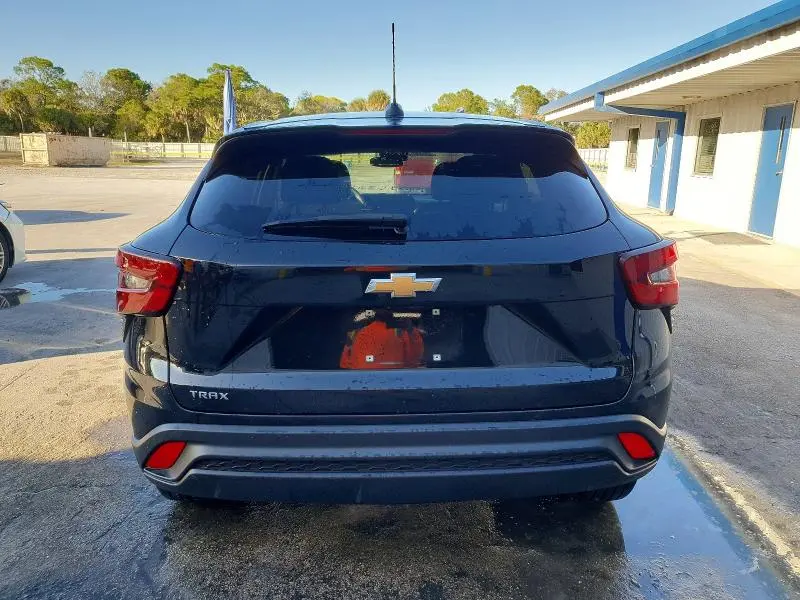 2024 CHEVROLET TRAX LS  