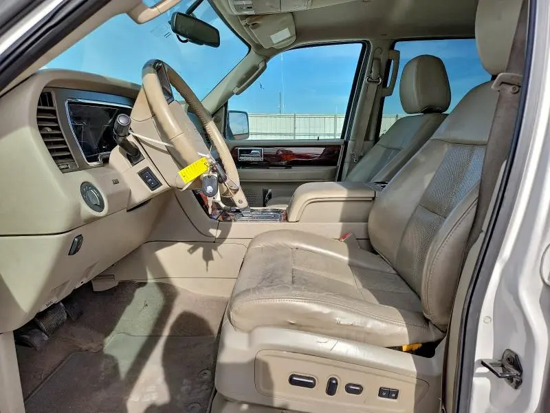 2011 LINCOLN NAVIGATOR   