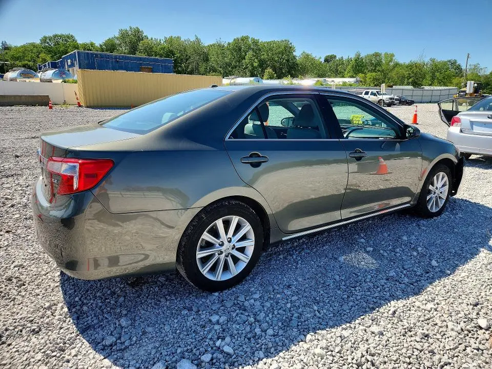 2014 TOYOTA CAMRY XLE  