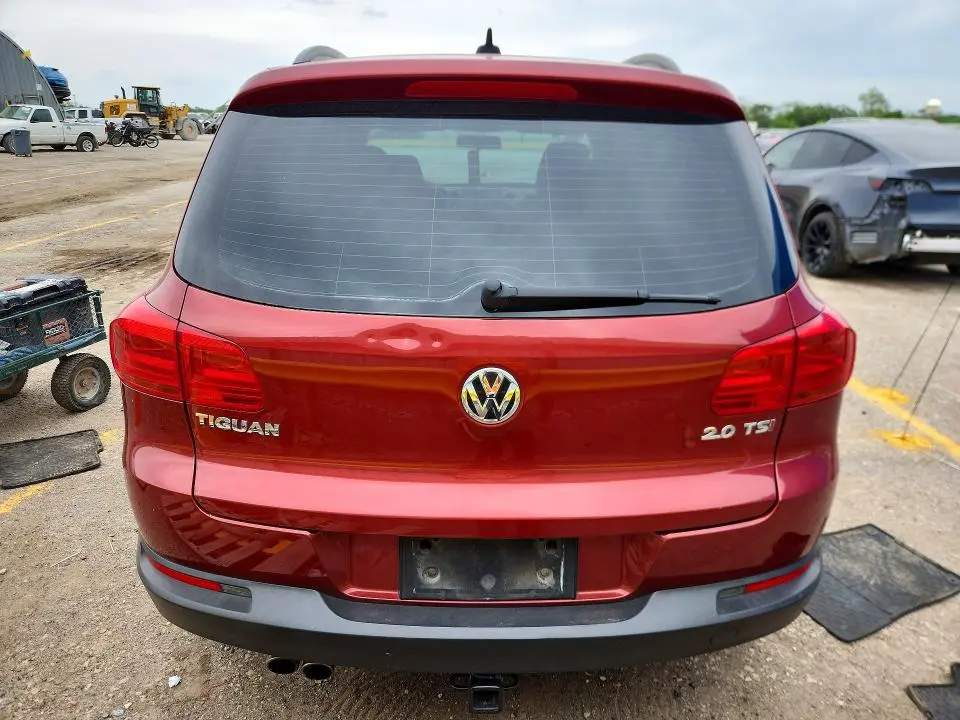2015 VOLKSWAGEN TIGUAN S  