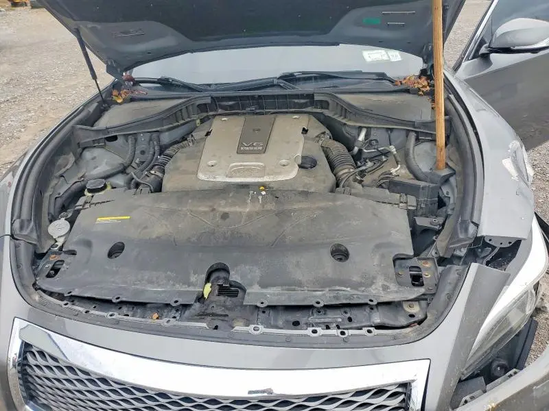 2015 INFINITI Q70 3.7  