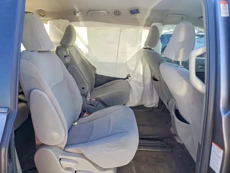 2015 TOYOTA SIENNA LE 8 PASSENGER  