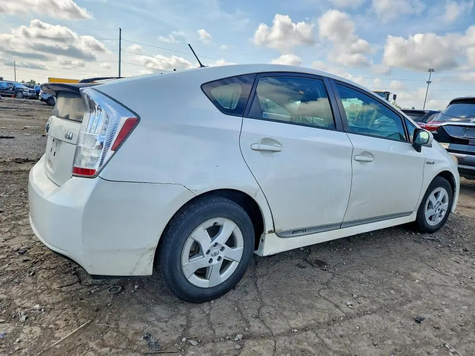 2010 TOYOTA PRIUS II  