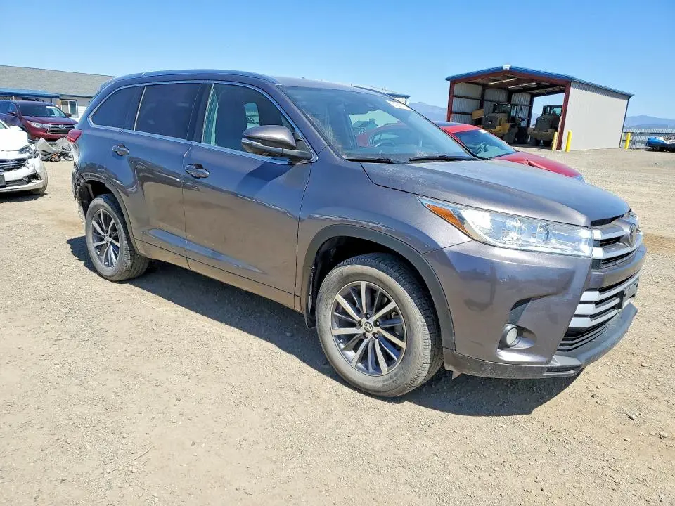 2018 TOYOTA HIGHLANDER XLE  