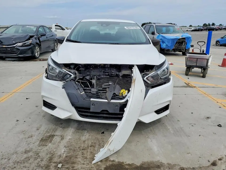 2021 NISSAN VERSA S  