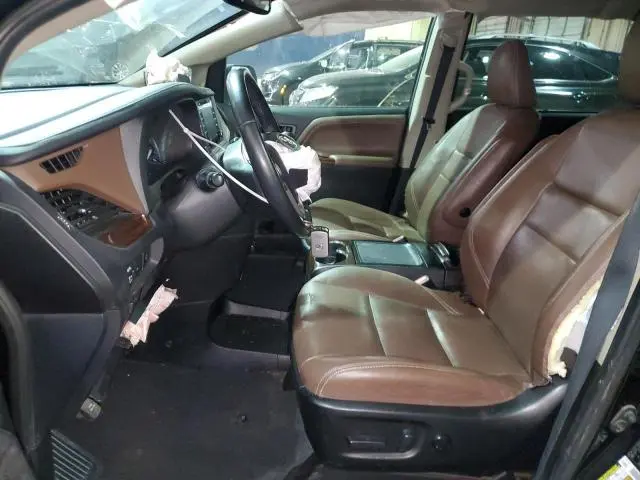 2020 TOYOTA SIENNA XLE  