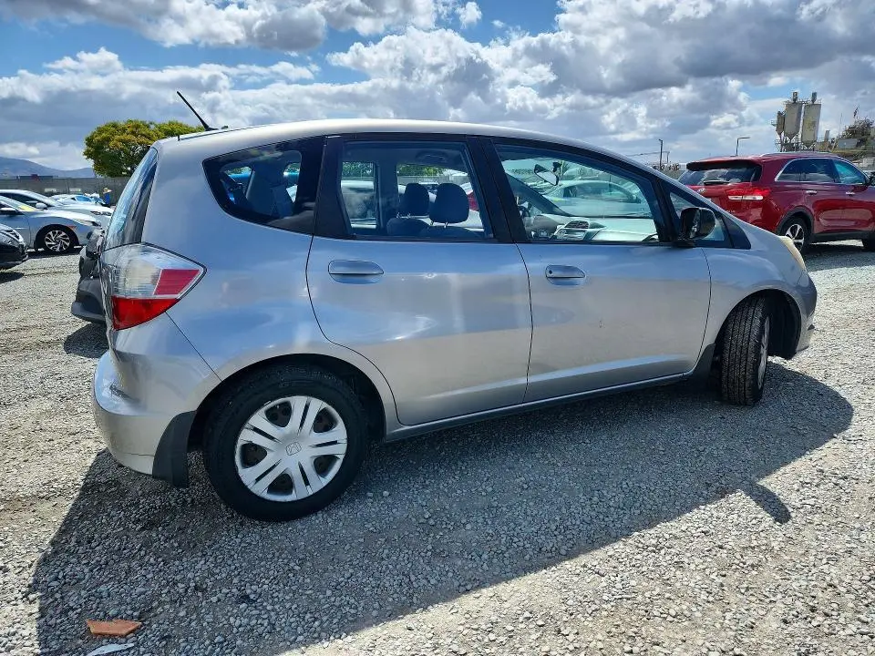 2010 HONDA FIT   