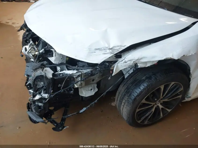 2019 TOYOTA CAMRY SE