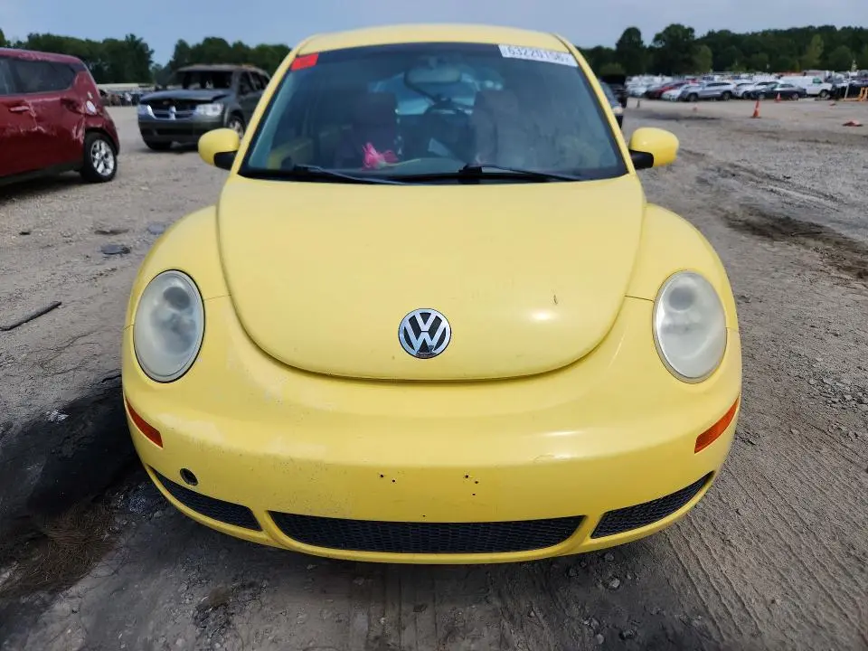 2010 VOLKSWAGEN NEW BEETLE   