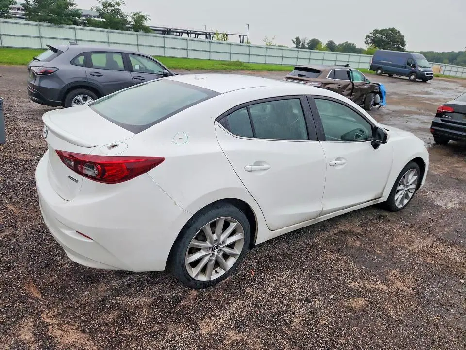 2017 MAZDA 3 TOURING  