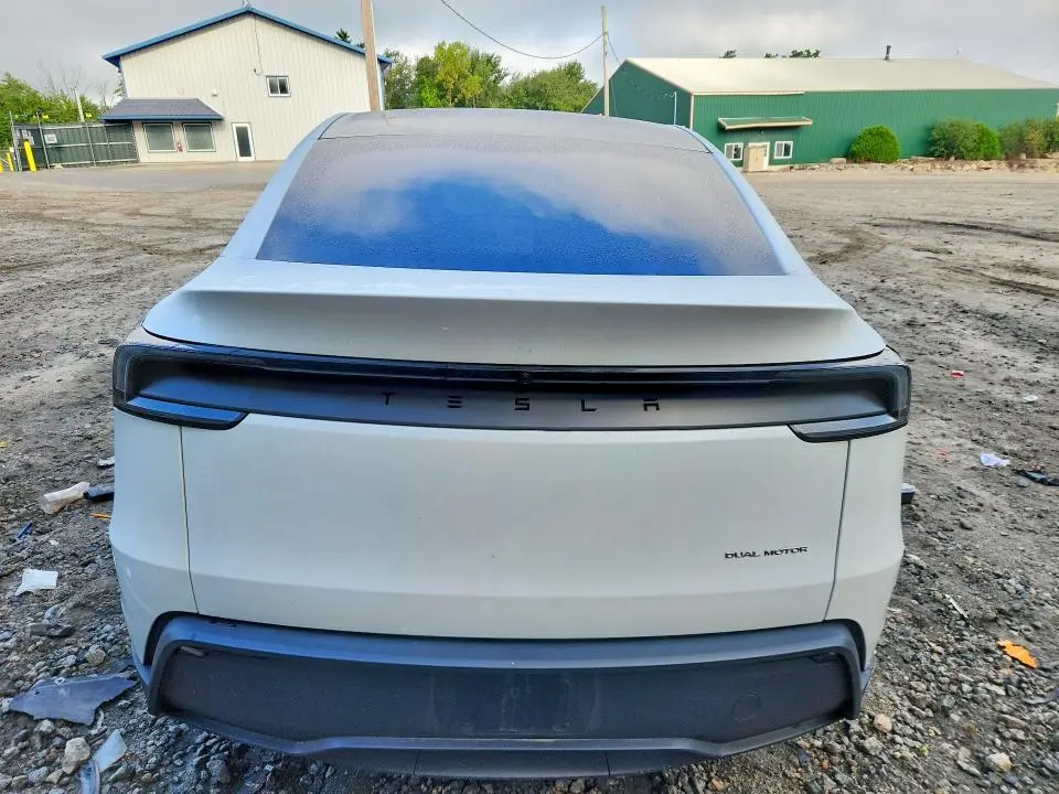 2026 TESLA MODEL Y   