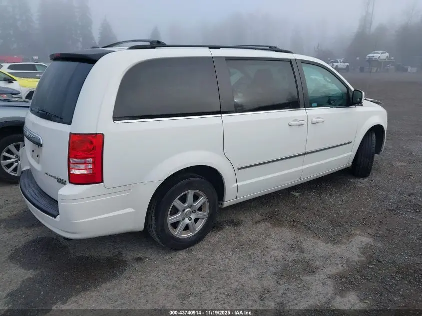 2010 CHRYSLER TOWN & COUNTRY TOURING
