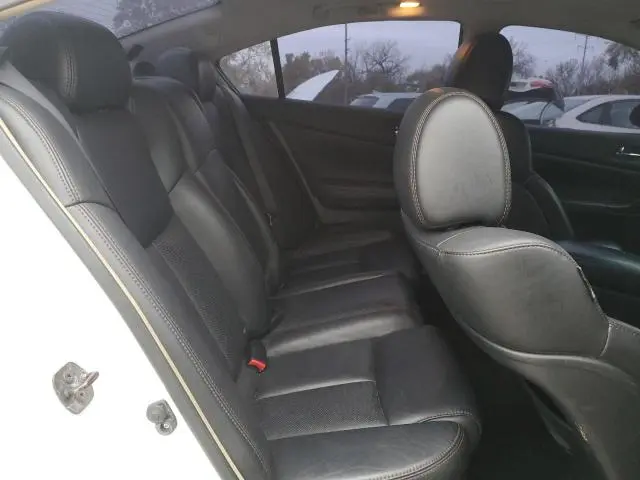 2010 NISSAN MAXIMA S  