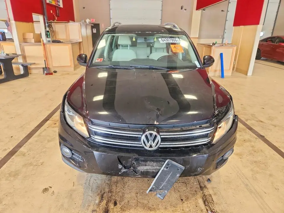 2013 VOLKSWAGEN TIGUAN S  