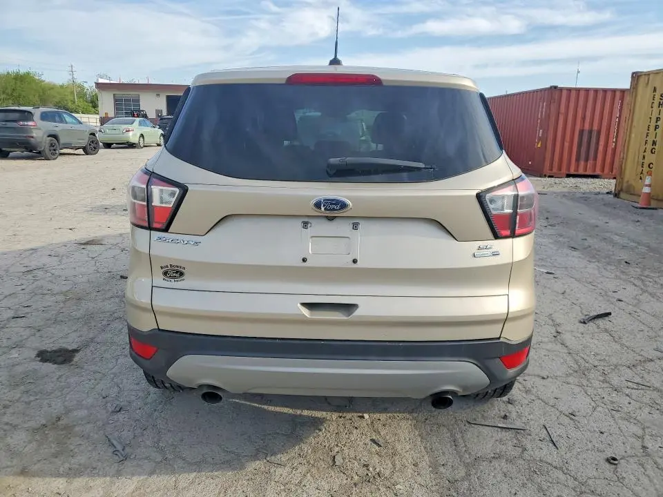 2017 FORD ESCAPE SE  