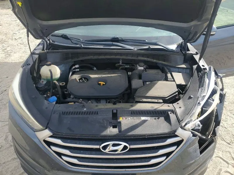 2017 HYUNDAI TUCSON SE PLUS  