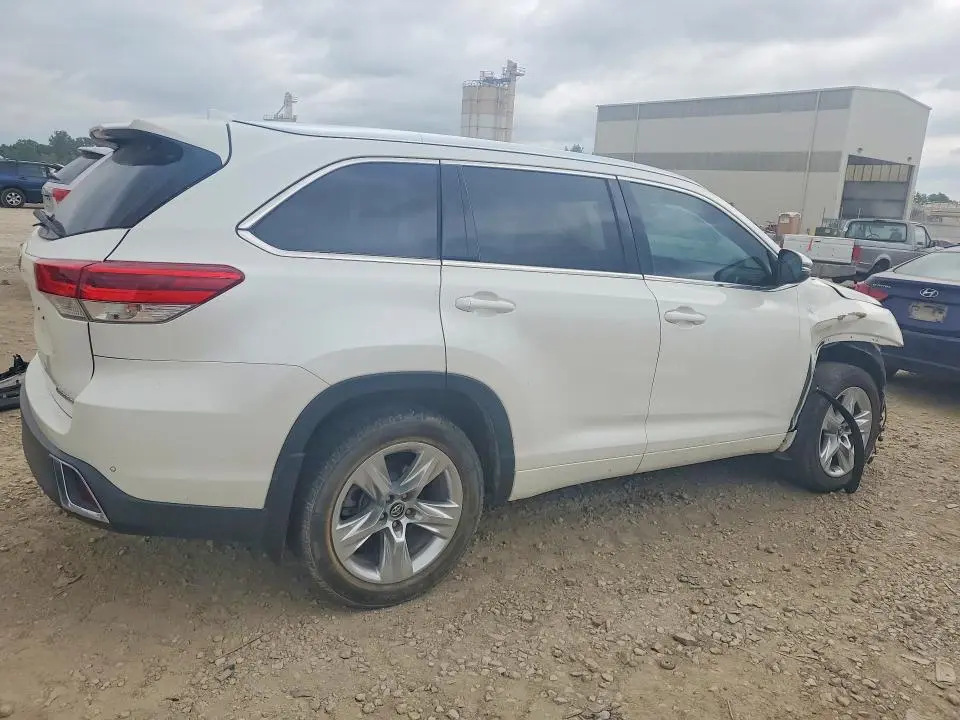 2017 TOYOTA HIGHLANDER LIMITED  