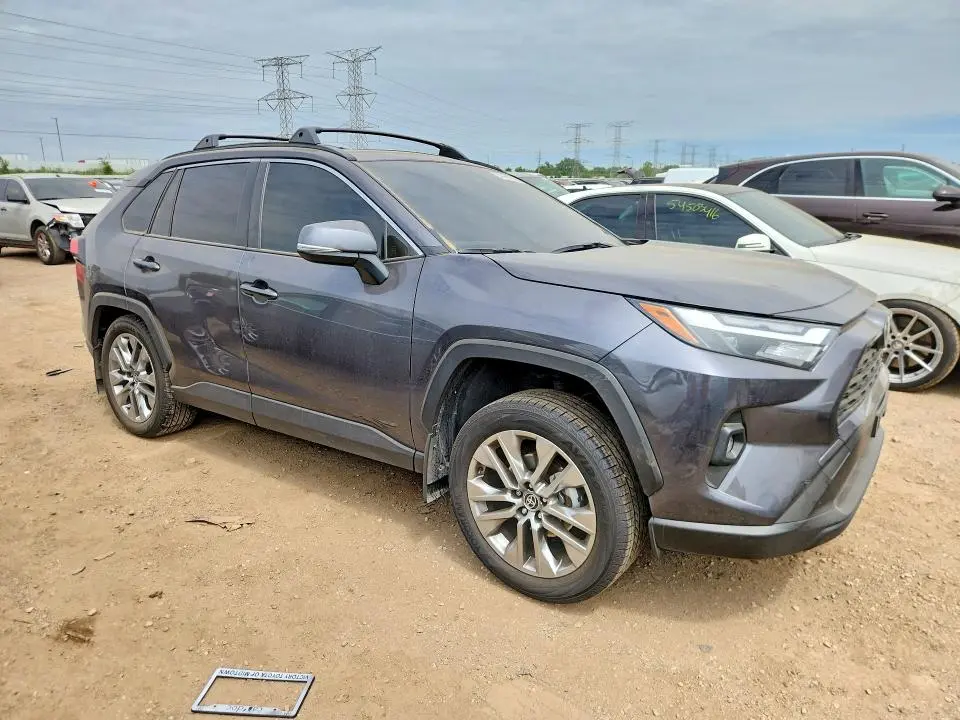 2025 TOYOTA RAV4 XLE PREMIUM  