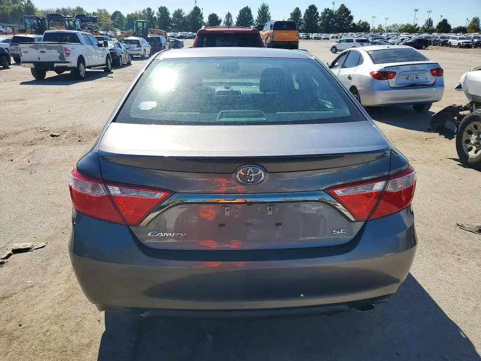 2017 TOYOTA CAMRY SE  