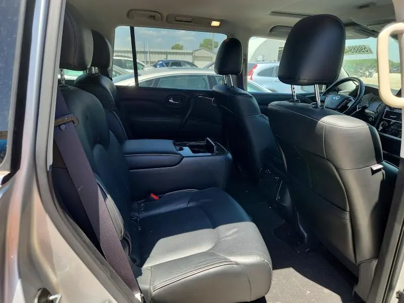 2022 INFINITI QX80 LUXE  
