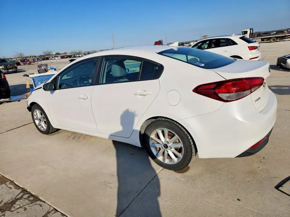2017 KIA FORTE LX  