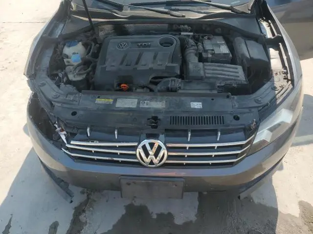 2013 VOLKSWAGEN PASSAT SE  