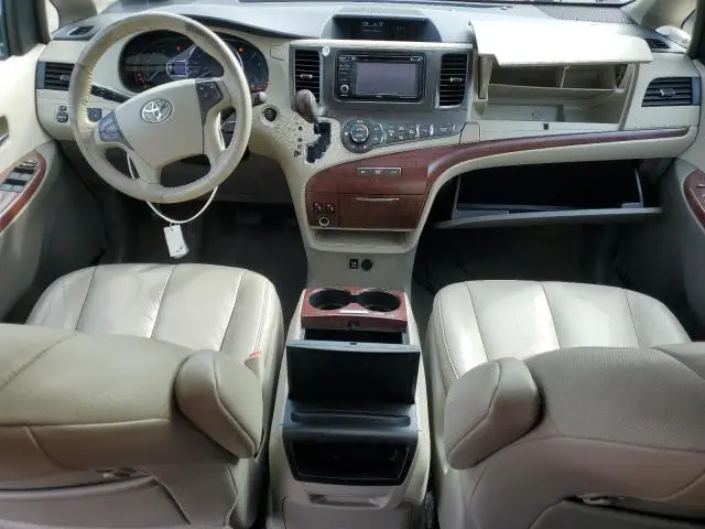 2014 TOYOTA SIENNA XLE  